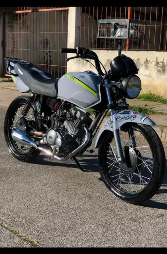 Acabado brillante de una motocicleta